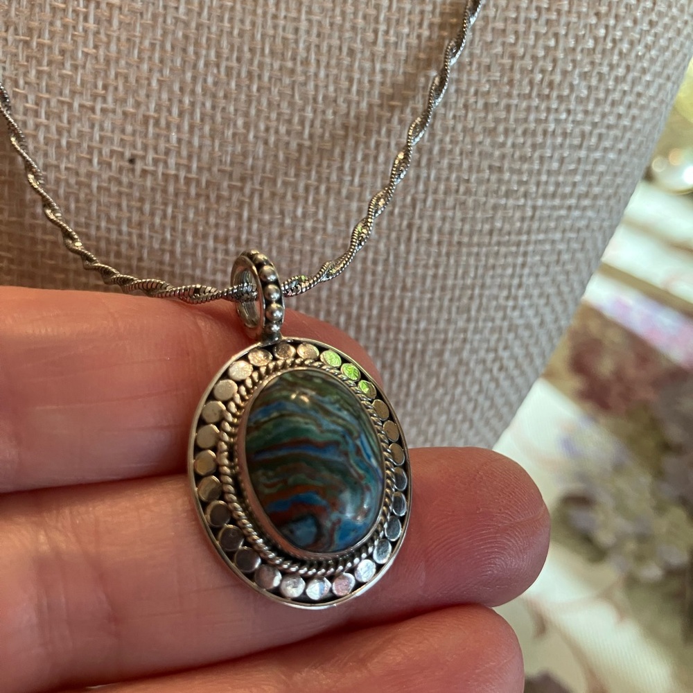 —————- SOLD—STERLING SILVER PENDANT ON STERLING CHAIN BEAUTIFUL BLUE/GREEN STONE - Picture 3 of 9